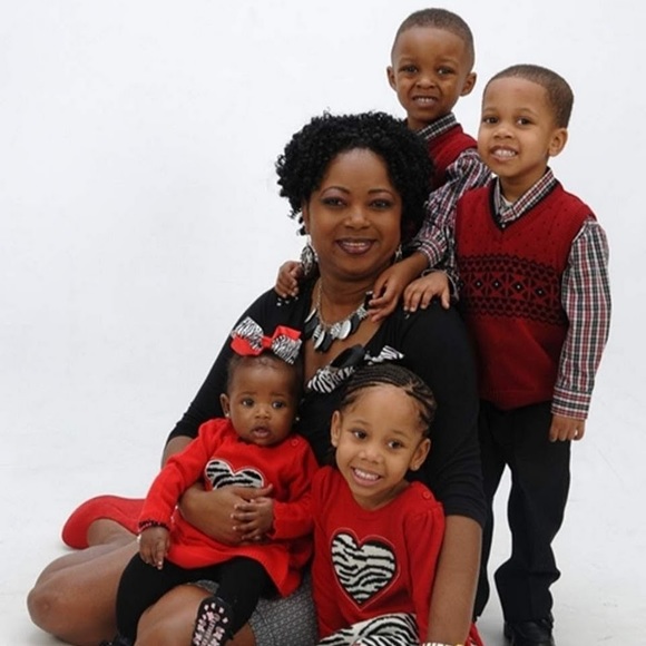 Meet your Posher, Casandra - Picture 1 of 1